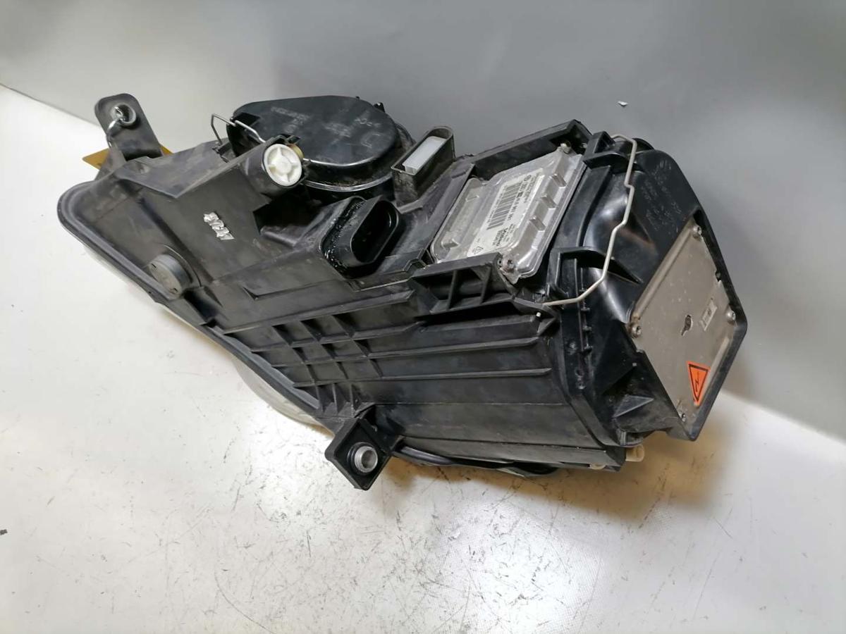 VW Passat 3C original Xenonscheinwerfer vorn rechts Bj.2010